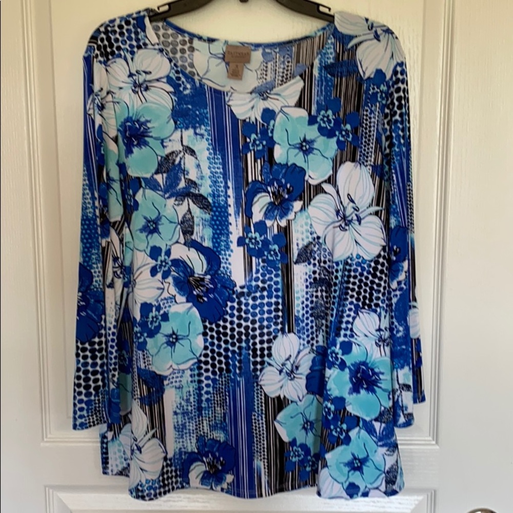 Chico’s EasyWear Blue and Black Floral Top